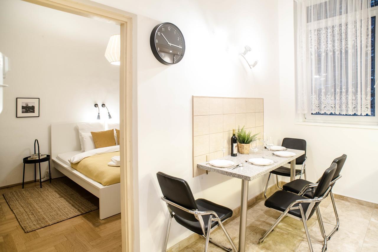 Garden Trees Apartment ブダペスト エクステリア 写真